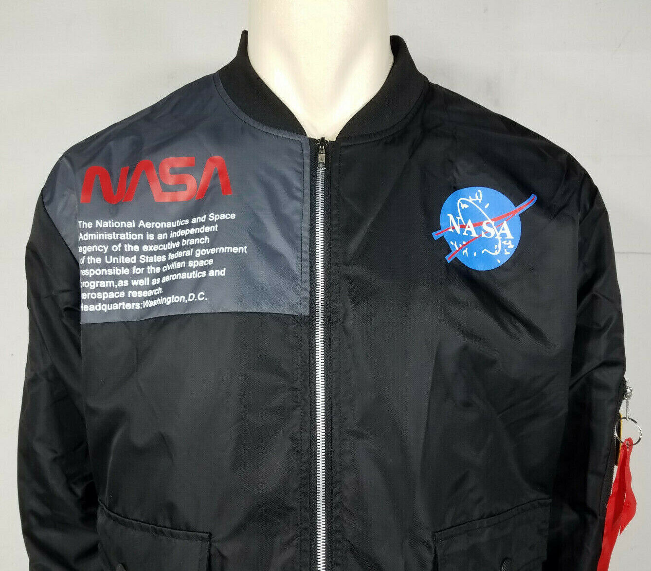 جاكيت ناسا مطري