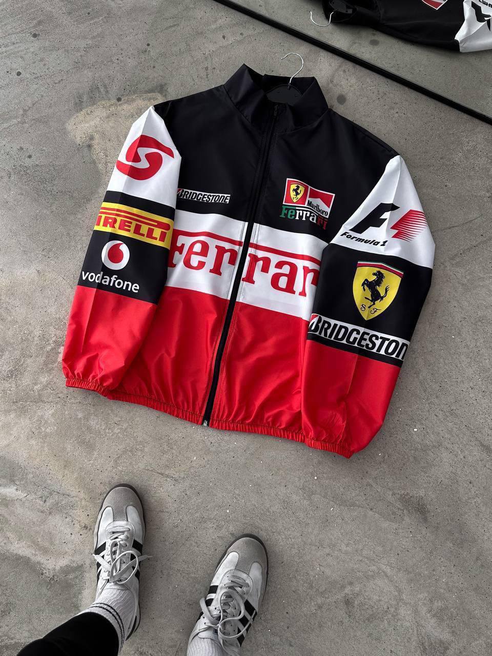 جاكيت فيراري نفخ باللون الابيض