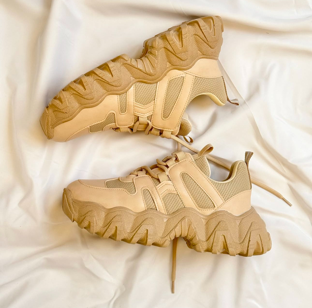 حذاء رياضي طبي هاي كوالتي