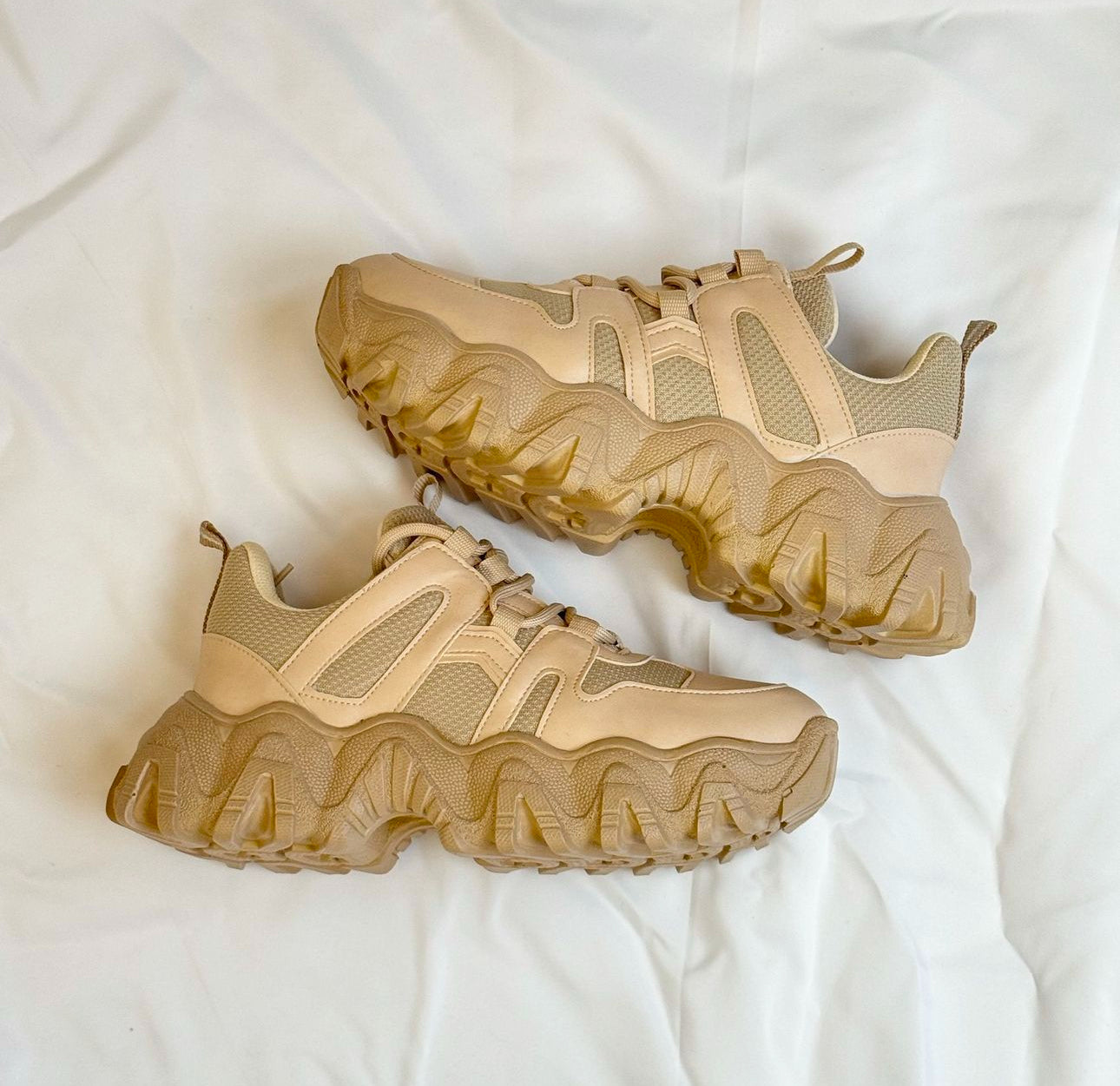 حذاء رياضي طبي هاي كوالتي