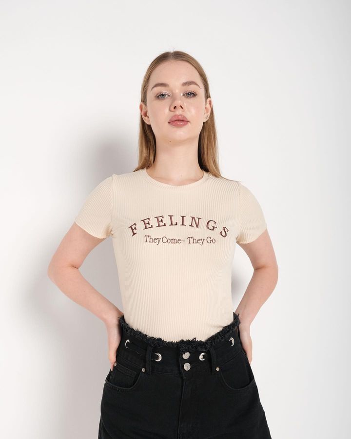 Beige Feeling Crop