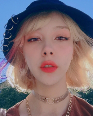 Hat Piercing Detail Bucket - مـوها ستـور