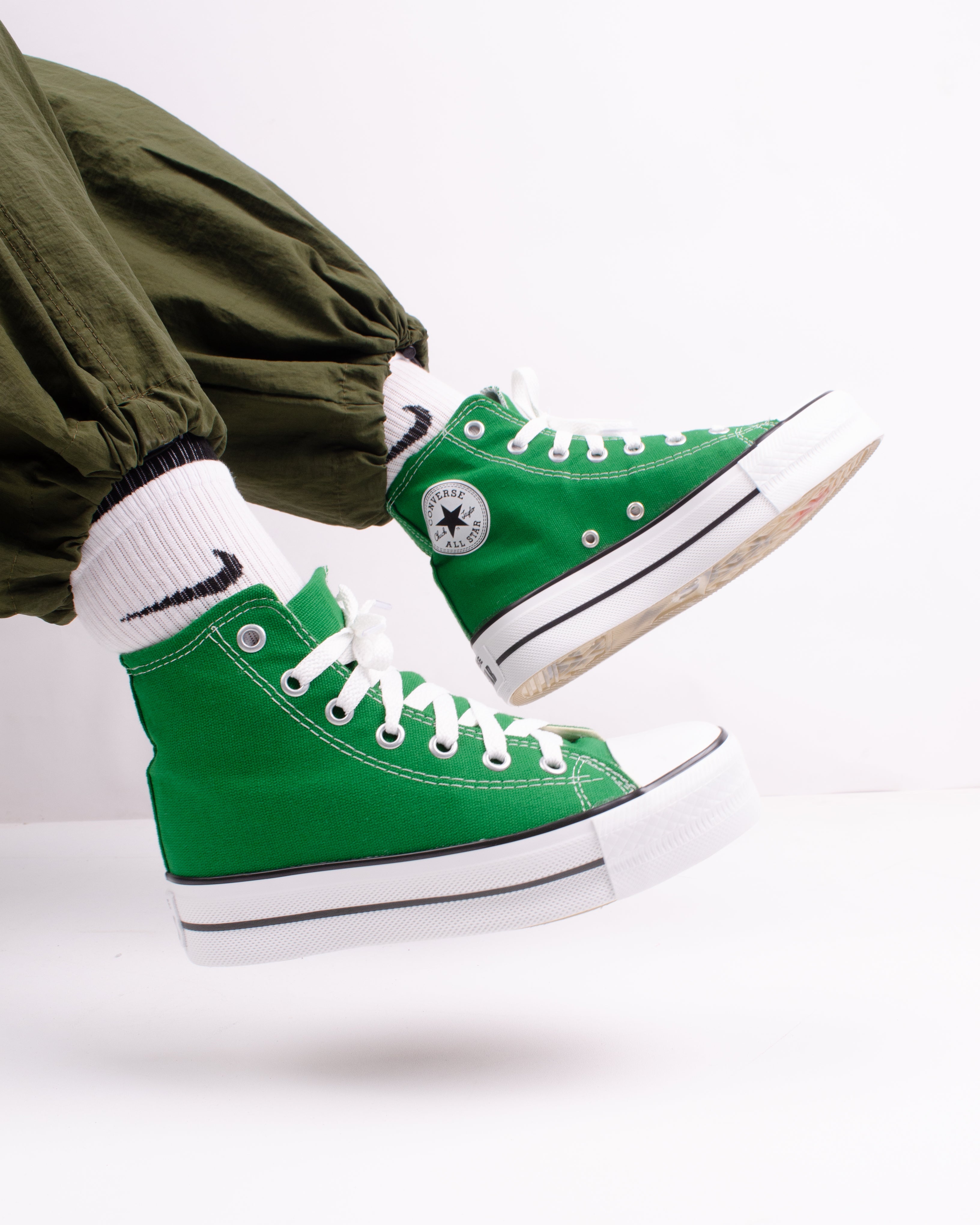 حذاء كونفرس عالي اخضر